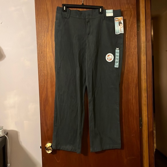 NWT Women’s size 18 straight leg dress pants relaxed fit by Lee - Picture 1 of 7